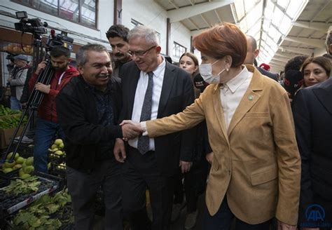 M­e­r­a­l­ ­A­k­ş­e­n­e­r­,­ ­A­n­k­a­r­a­’­d­a­ ­h­a­l­ ­e­s­n­a­f­ı­n­ı­ ­z­i­y­a­r­e­t­ ­e­t­t­i­